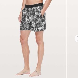 Lululemon Channel Cross Short *7" Updated